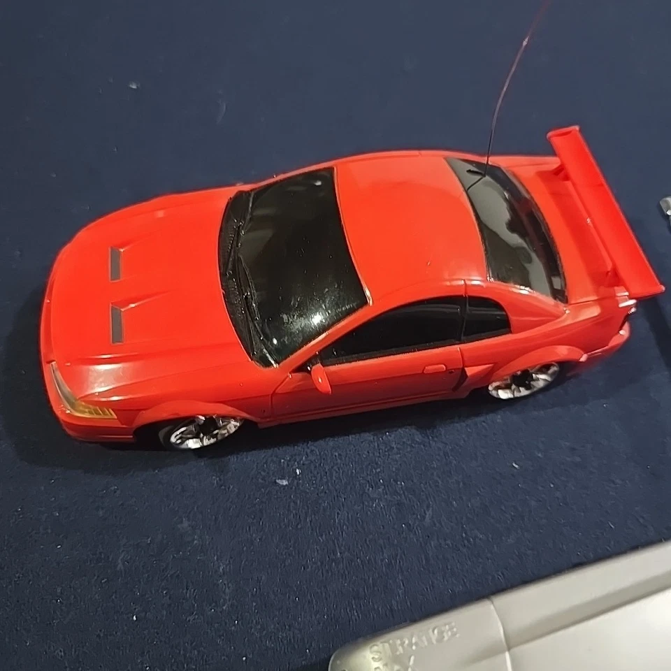 Kit de topo e carroceria Xmods 2004 Ford Mustang Radio Shack Cobra SVT testado funcionando - Imagem 3 de 4