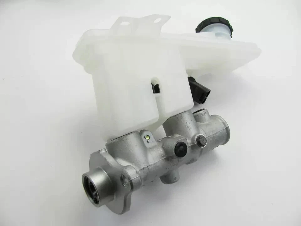 Cilindro maestro de freno Carquest E151694 - Mazda MPV MC390602 2000-2001 Foto 2 de 3