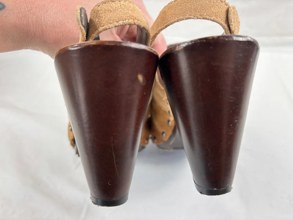 Zuecos inferiores madera patchwork gamuza A.N.A talla 10 plataforma, tachonados, retro Foto 4 de 4