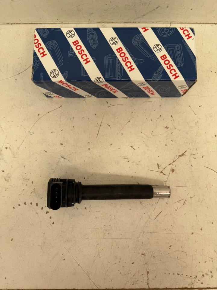 Bosch Ignition Coil for AUDI LAMBORGHINI SEAT SKODA VW 06D905115D 06E905115 - Image 2 of 4