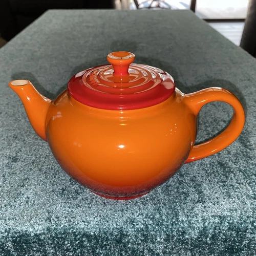 "Le Creuset" Small Stoneware Teapot w/Infuser ~ Volcanic Orange