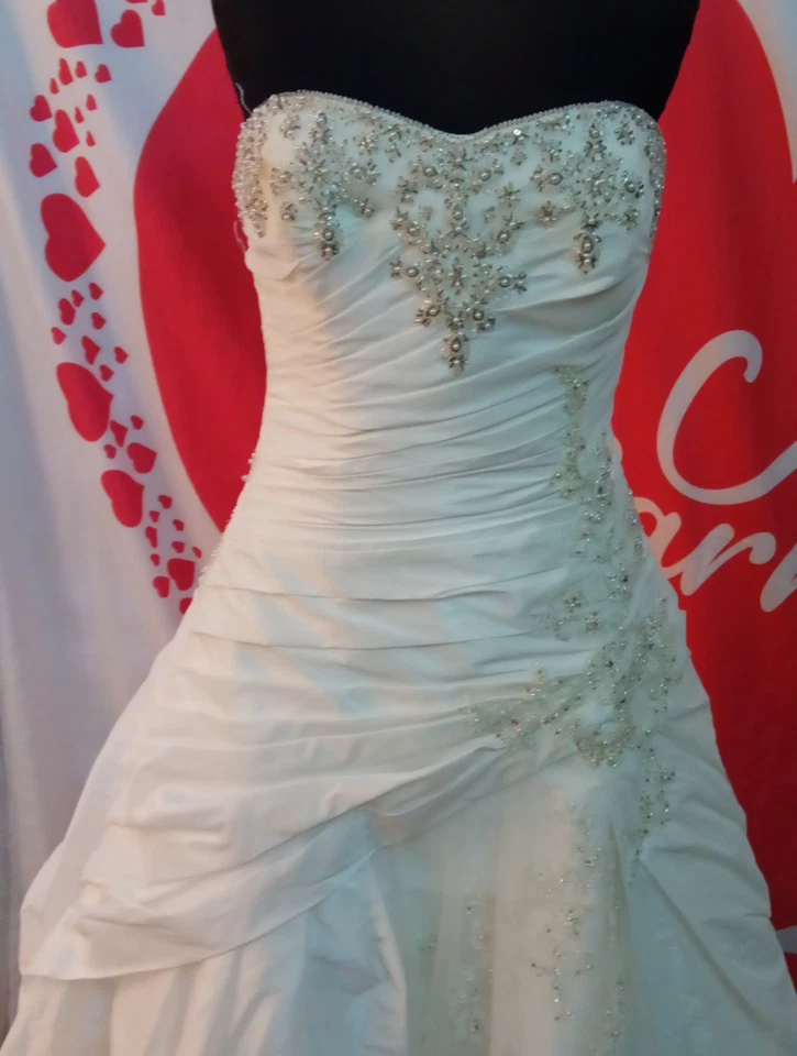 Wedding dress size 14 ivory taffeta Benjamin Roberts, see measurement chart, U - Image 2 of 4