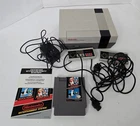 S-680 VINTAGE ORIGINAL NINTENDO NES GAME CONSOLE WITH MARIO BROS DUCK HUNT GAME