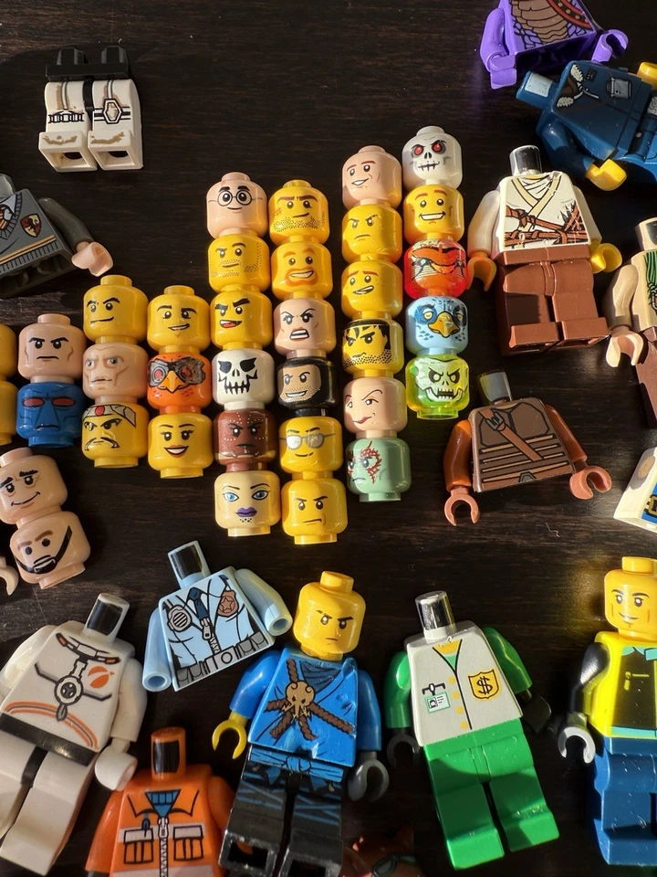LEGO Lote de Minifiguras Ninjago Marvel Minecraft HP Torsos Cabezas Armas Cabezas Foto 4 de 4