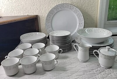 唐三彩 Zoom75v2_FrontBack_MilkTea.jpg