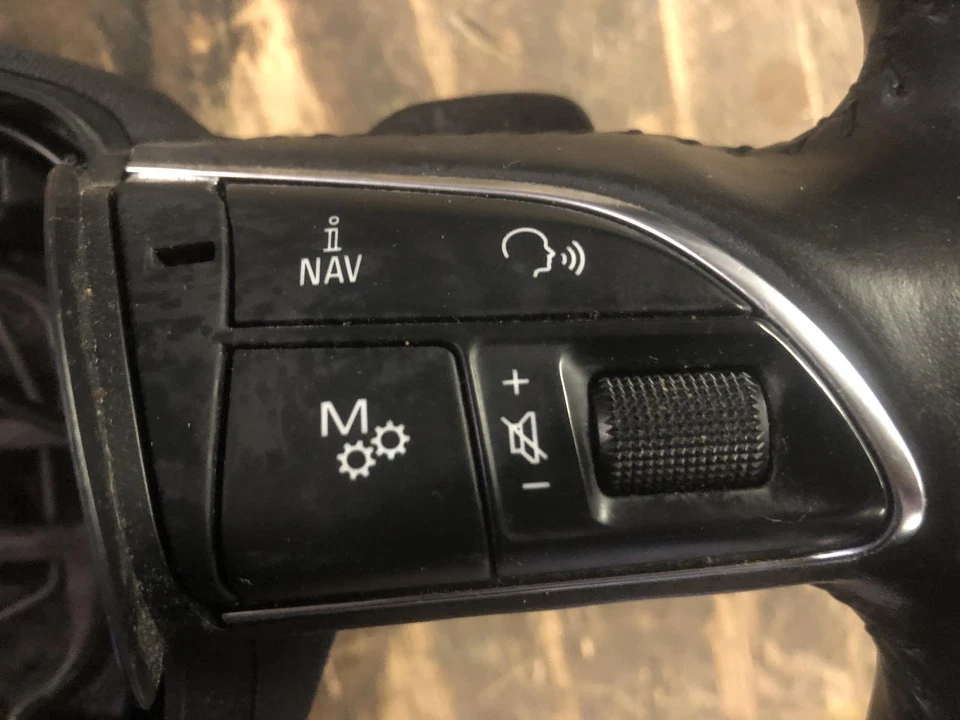 2011 AUDI A8 QUATTRO BLACK LEATHER STEERING WHEEL WITH MULTIFUNCTION Foto 4 de 4