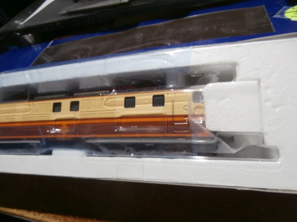 ROCO  HO  ITEM # 68412 EUROPEAN STYLE  ELECTRIC LOCOMOTIVE-RENFE - Image 4 of 4