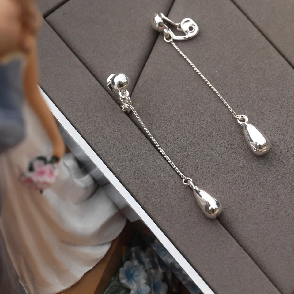 Orecchini Clip On Argento Sottile A Goccia In Ottone Semplice EH7 - Immagine 2 di 4