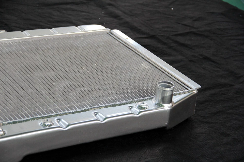 Radiador KKS adecuado 1968-1974 Dodge Charger/Challenger/Plymouth 383-440 V8 AT Foto 4 de 4