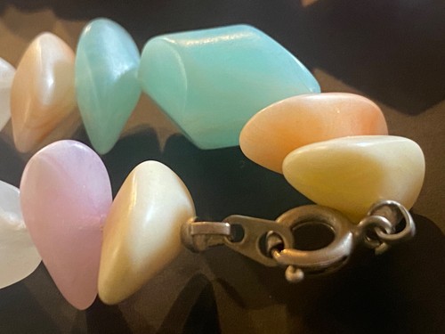VTG Early 60s Pastel Lucite Plastic Fruit Salad Bead Necklace Earrings Set Retro - Picture 9 of 21
