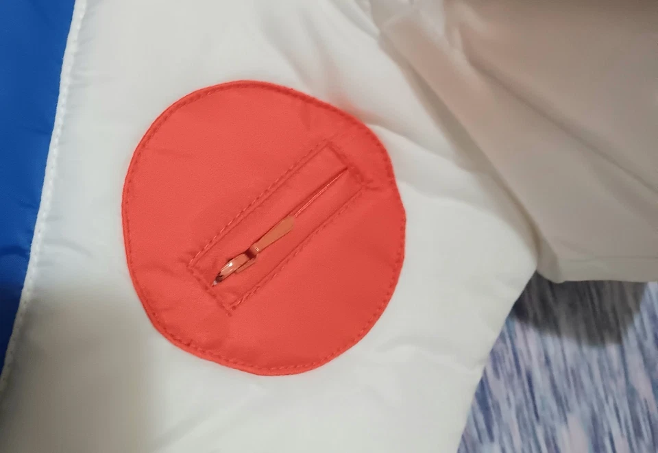 复古 20 世纪 70 年代 Ossi 滑雪服背心 复古 罕见 滑雪 Puffer 二手状况完好 白色/蓝色/橙色  — 第 2/4 张图片