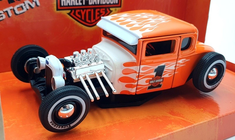 Maisto 1/24 Scale Diecast 32175 - 1929 Ford Model A Flames - Orange/White