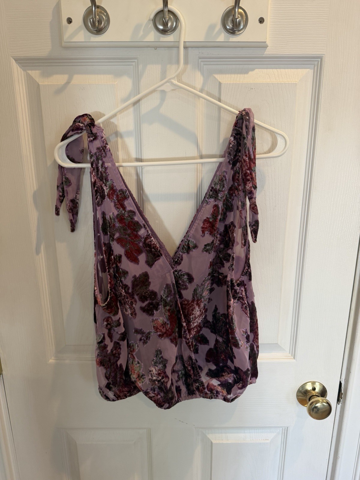 Nordstrom Women's Purple Floral V-Neck Sleeveless Tie Strap Camisole Top M