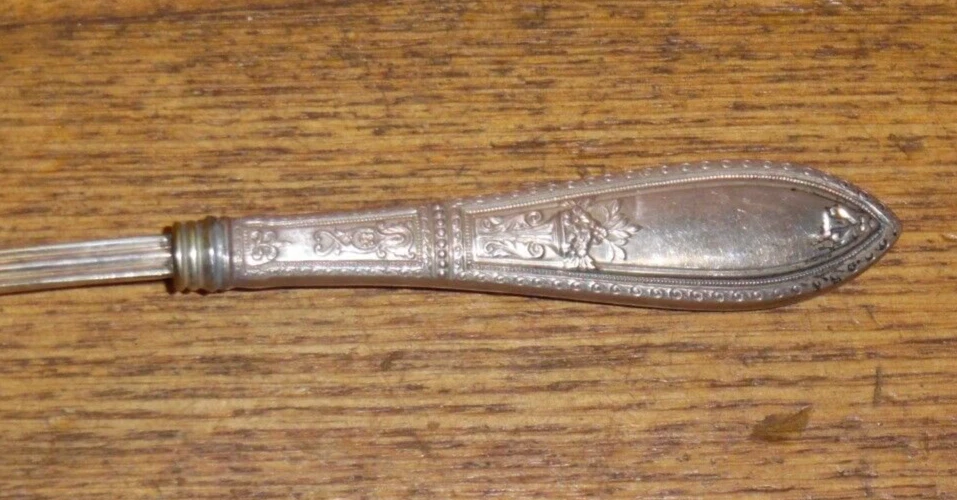 Tenedor para servir carne fría con mango de plata Webster Co. - WSC19 Foto 3 de 4