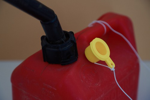 5X - Combo Packs - 1 BLITZ Yellow Spout Cap 1 Vent Cap, per Pack - 20 pcs total - Picture 5 of 10