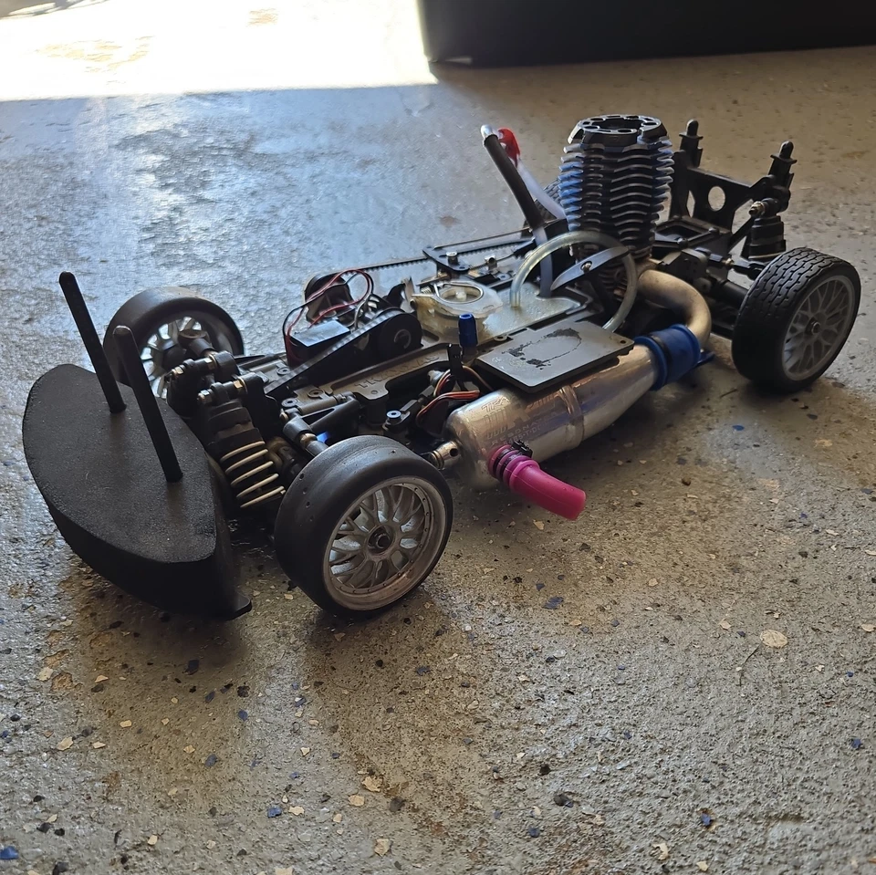 Coche de turismo Traxxas Nitro 4-Tec 3.3 MOTOR 1/10 4x4 transmisión por correa Foto 3 de 4