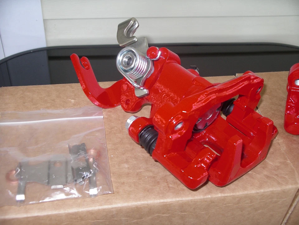 🌟 NEW RED Hyundai Tiburon Elantra Kia Spectra 2001-2005 Rear Brake Caliper SET - Image 3 of 4