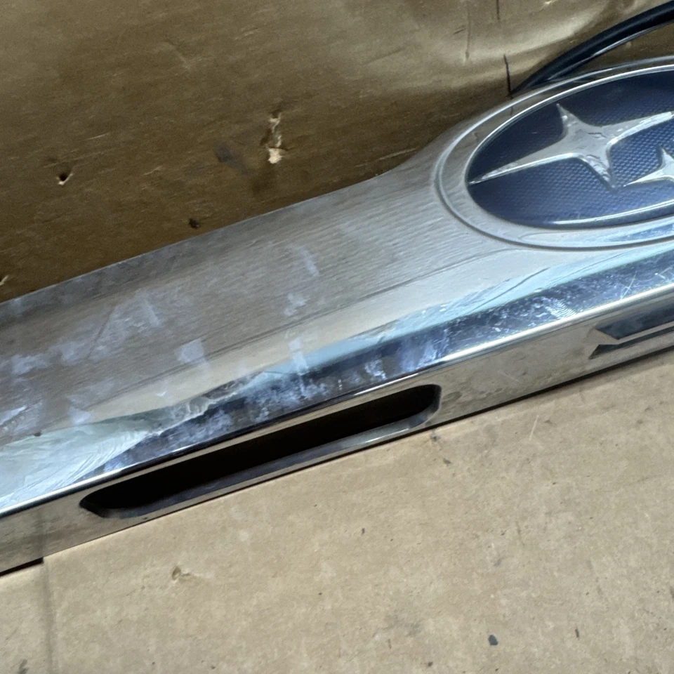 Subaru Impreza Outback 2007 2008 2009 panel deportivo emblema maletero tapa embellecedor B157 Foto 4 de 4