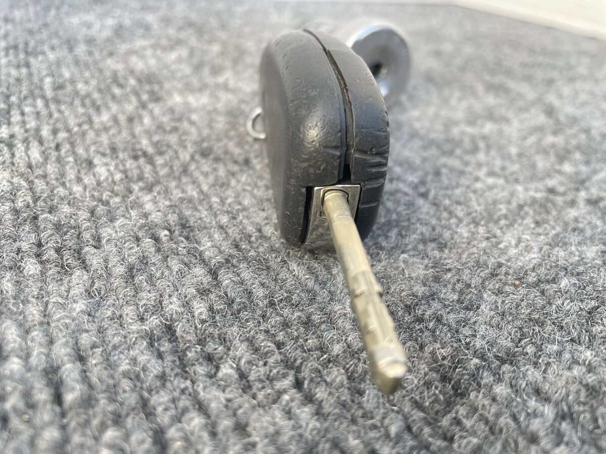 2002-2008 Jaguar X-Type Ignition Lock Cylinder & Key Fob OEM 2002-2008 Jaguar X-Type Ignition Lock Cylinder & Key Fob OEM