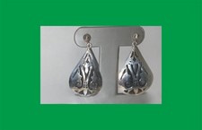 HECHO EN MEXICO Signed  900(90%) SILVER SCREW BACK EARRINGS VINTAGE JEWELRY