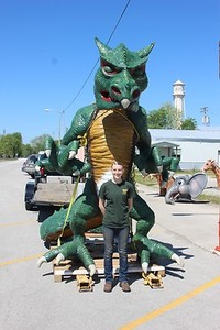 Gigantic-11-foot-tall-dragon-from-Shireland-Amusement-Park-Marengo-Illinois