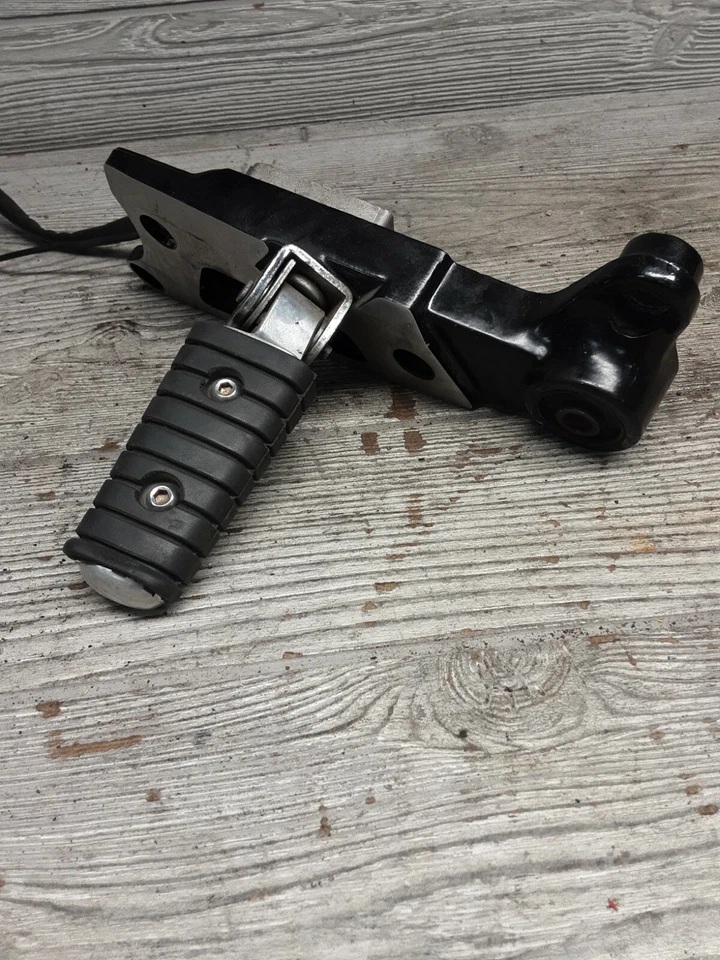 90 85-07 Yamaha Vmax1200 VMAX 1200 1990 clavija delantera derecha montaje rectificador  Foto 2 de 4