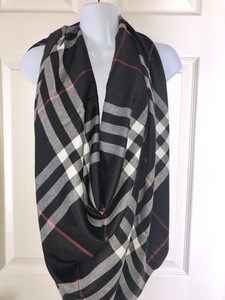 light burberry scarf