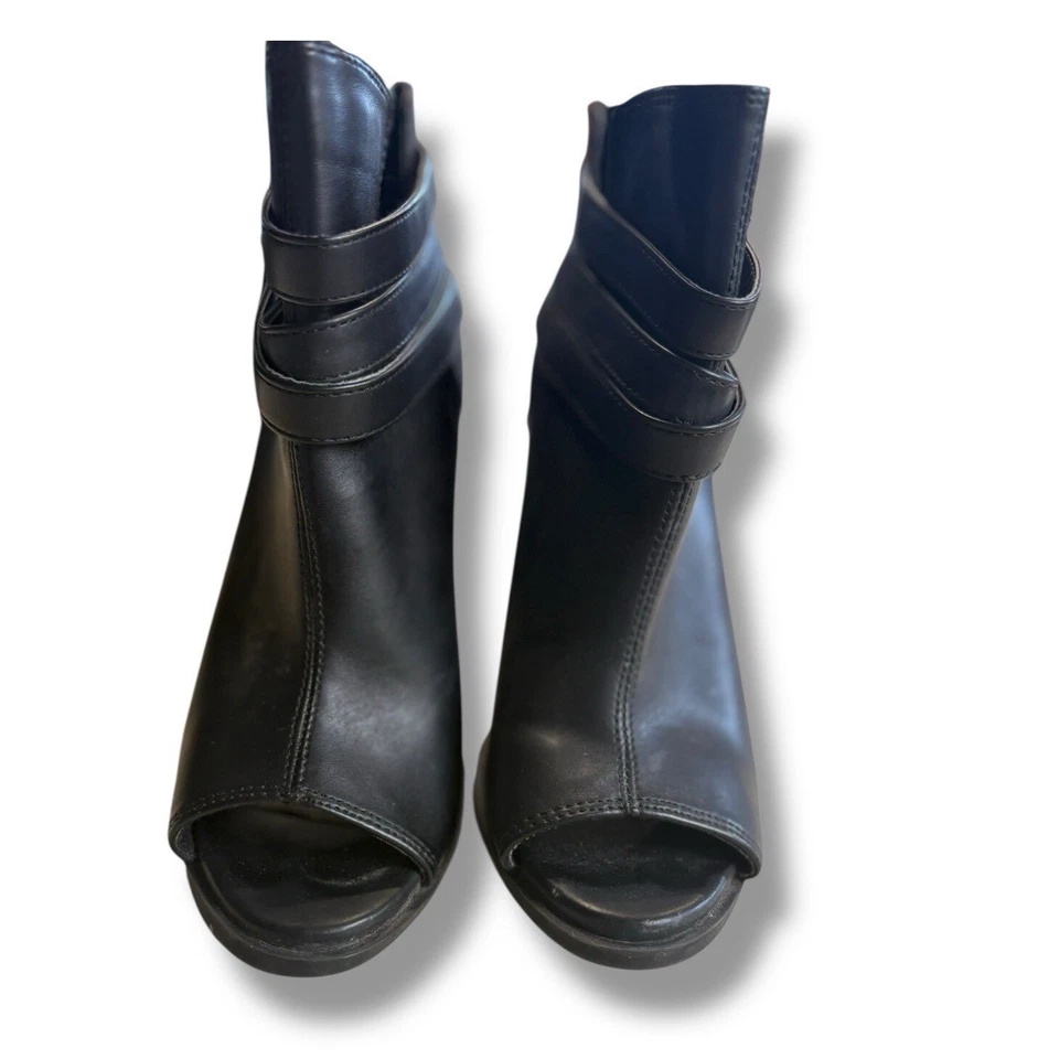 Botas al tobillo Simply Vera Wang negras punta abierta correas hebillas cremallera trasera talla EE. UU. 7,5 Foto 2 de 4