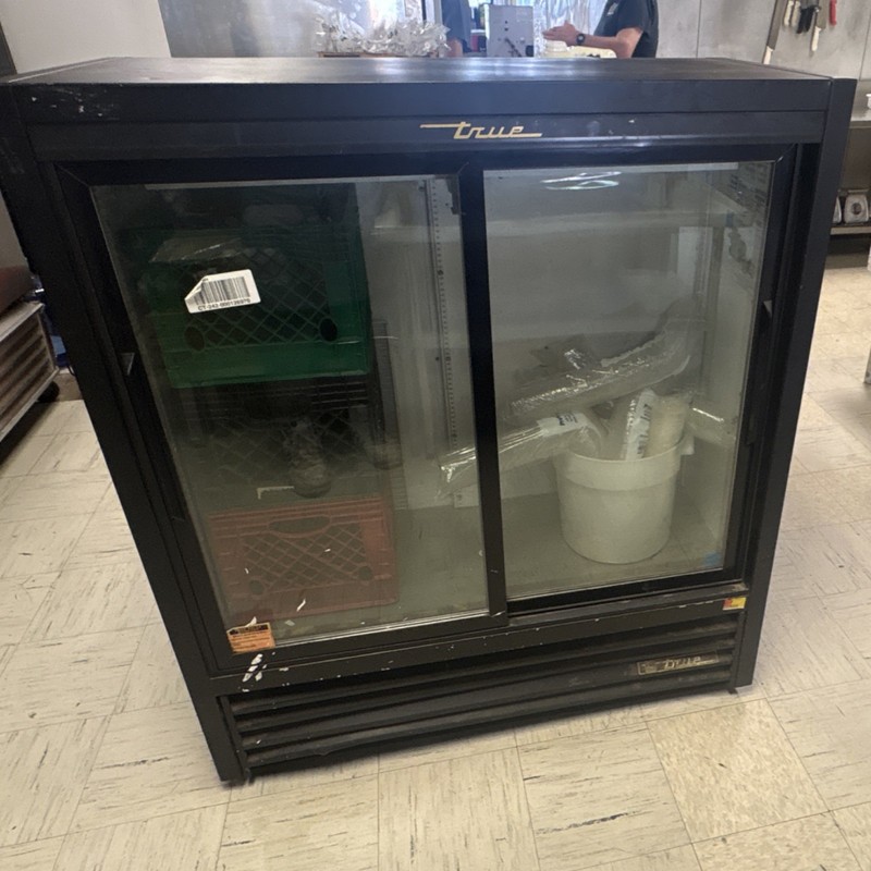 True GDM-41SL-54-LD Merchandising Glass Door Refrigerator, 2 Sections