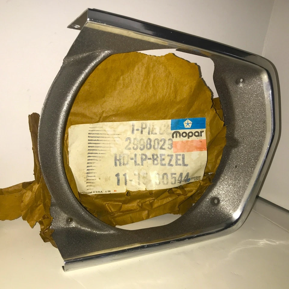 NOS 1970 Plymouth Duster Valiant LH HEADLAMP BEZEL 2998029 Textured Argent MOPAR Foto 4 de 4