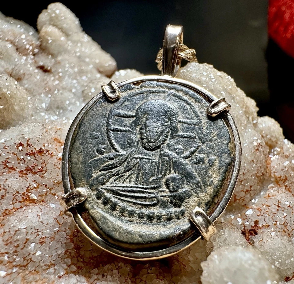 Juego de monedas genuinas de Jesucristo y Virgen María en colgante lleno de oro de 14k Foto 4 de 4