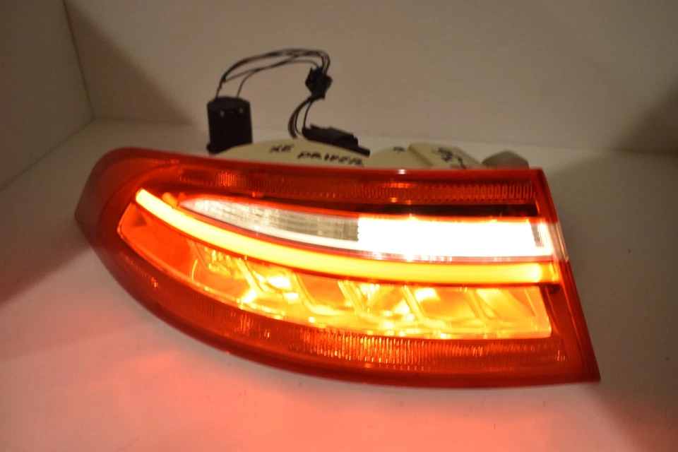 Luz trasera exterior izquierda lado conductor Jaguar XE 2017-2019 LED OEM Foto 4 de 4