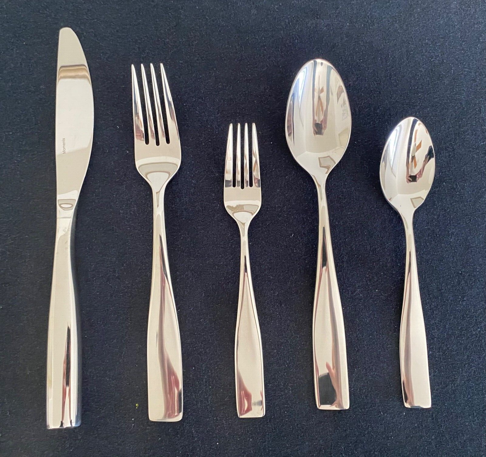 Gourmet Settings MOMENTS~5 pc. Place Setting~18/10 Stainless Steel~Mirror Finish