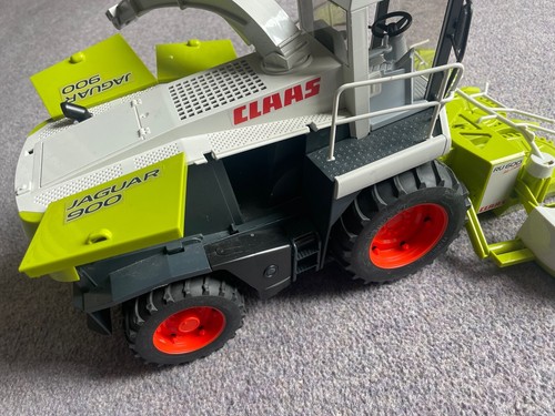 BRUDER 19” CLAAS Jaguar 900 Field Chopper COMBINE HARVESTER Toy Model 1:16 Plast - Picture 7 of 14