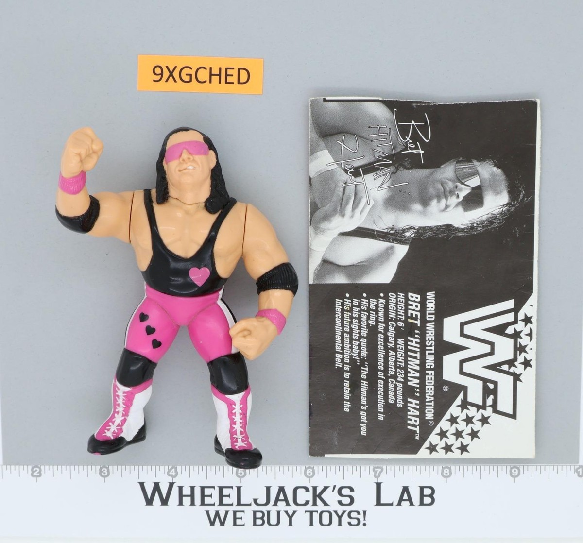 BRET HARTフィギュア　リングマスターズ Amazon.com: WWE Ultimate Edition Bret “Hitman” Hart King of