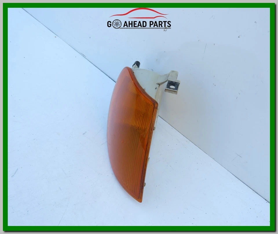 MONTAJE LUZ INDICADORA DELANTERA DERECHA VOLKSWAGEN POLO 6N1 ORIGINAL VW 95 - 00 Foto 2 de 4