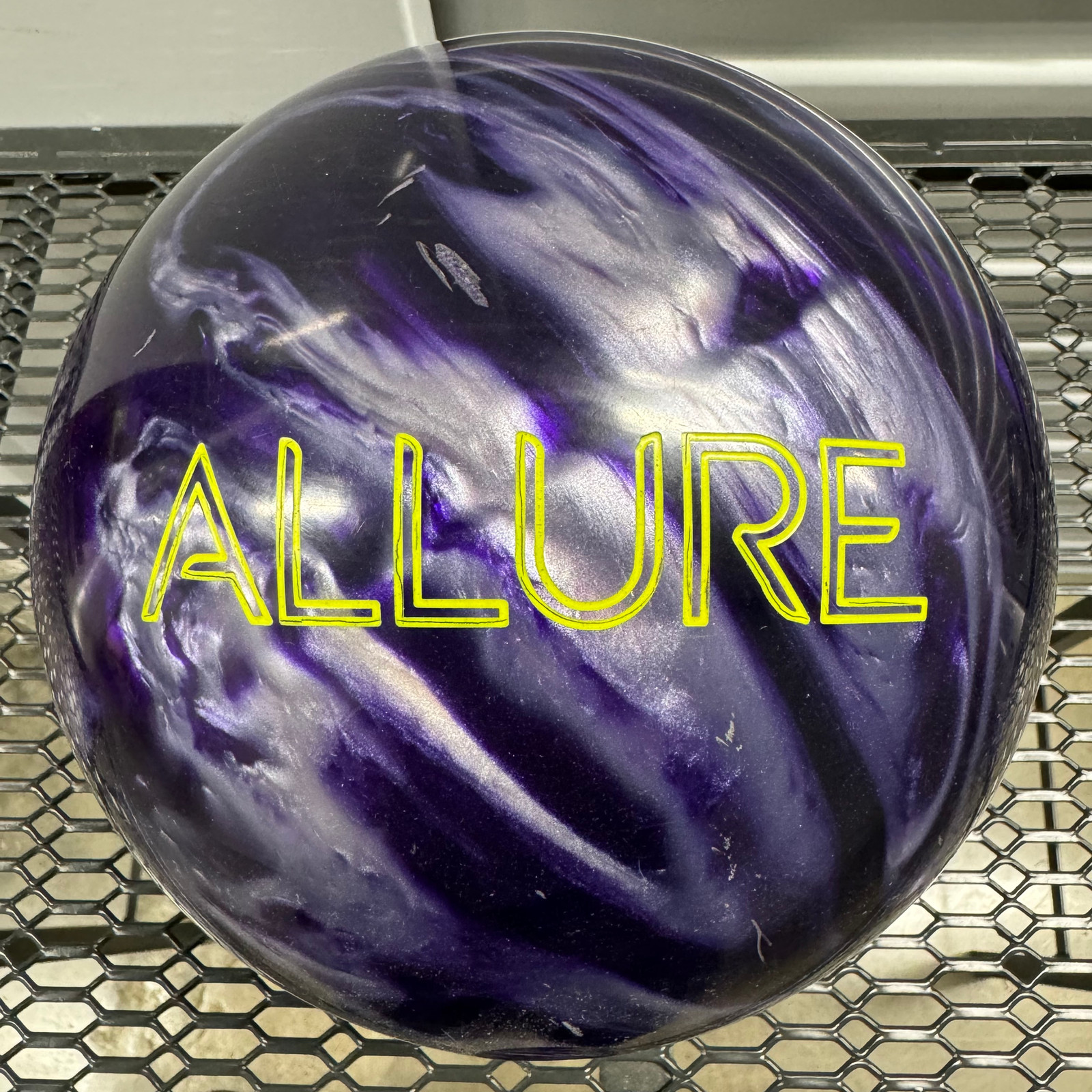 15LB Ebonite Allure