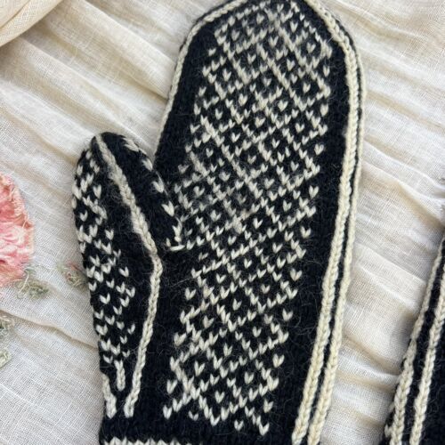 Antique 1900s Mittens Wool Hand Knit Black & White “Pink” Folk Vintage - Picture 12 of 16
