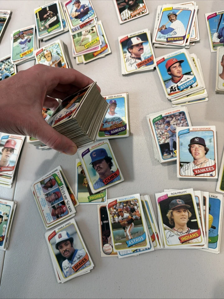 Gran lote de tarjetas de béisbol vintage. Años 70-80. 750+ tarjetas! El estado varía. Foto 3 de 4