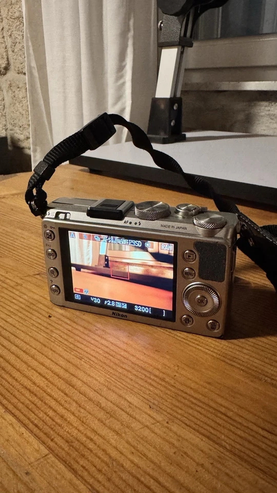 Nikon Coolpix A argento + Accessori - Immagine 4 di 4