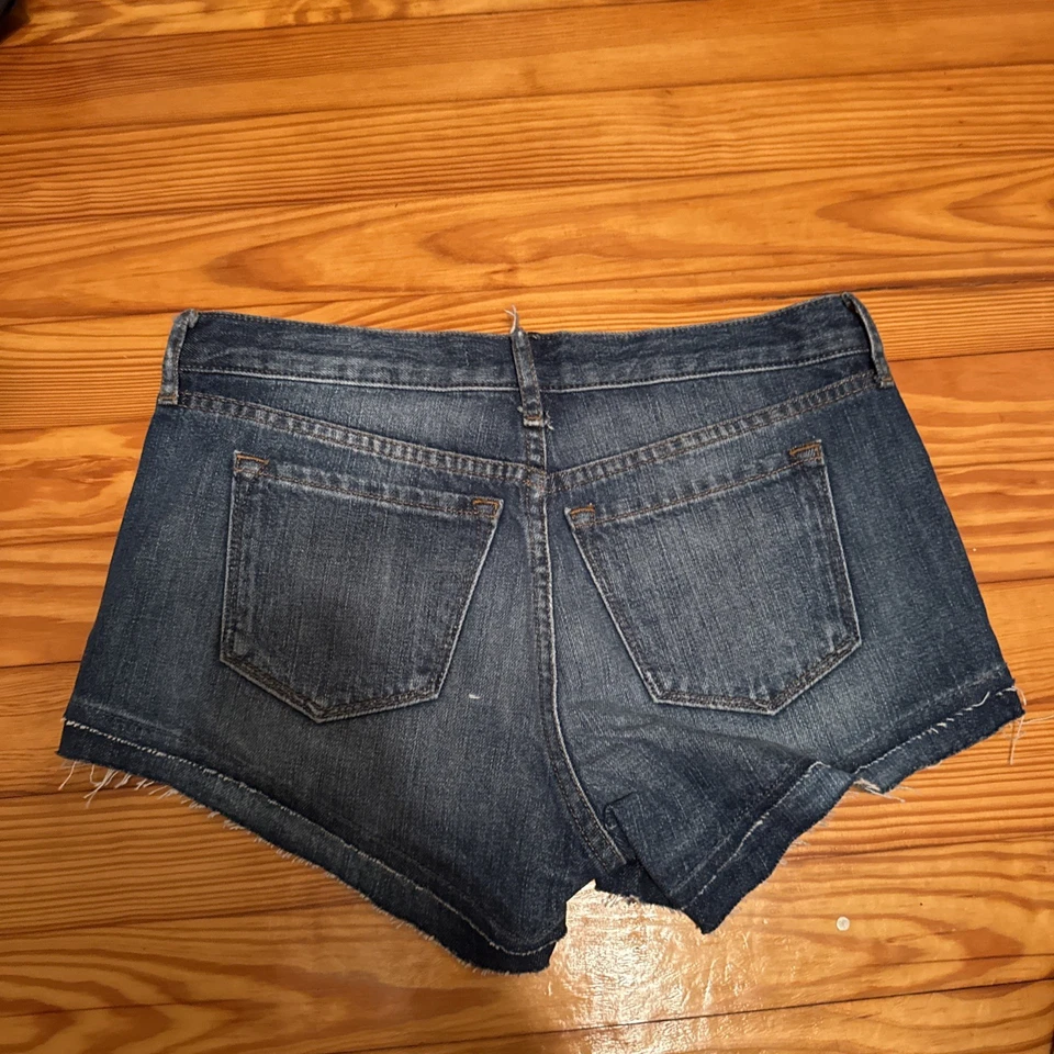 Pantalones cortos de mezclilla marca J talla 24 borde crudo  Foto 4 de 4