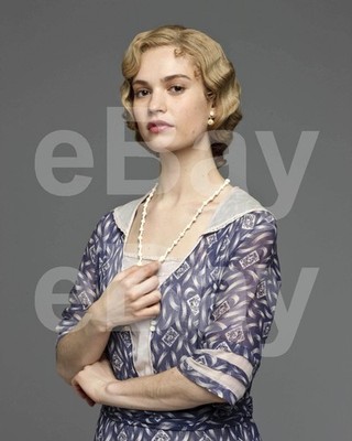 Downton Abbey (TV) Lily James ''Lady Rose'' 10x8 Foto