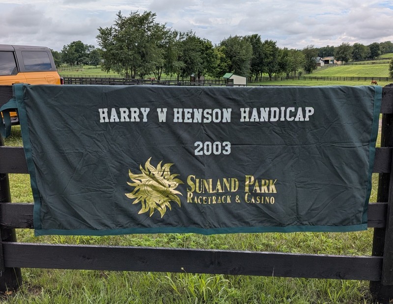 SUNLAND PARK HORSESHEET FROM WILLIAM HENSON HCP 2003 - OLD FRIENDS - CHARITY