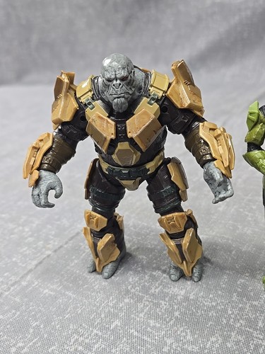 World of Halo Infinite 2 Action Figure Pack Master Chief vs. Brute Chieftain - Picture 3 of 5