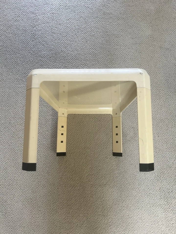 Винтажный белый/кремовый современный журнальный столик середины века Kartell - Изображение 2 из 4