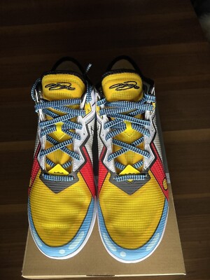 Nike LeBron XVIII low white-black-blue, NEU Originalverpackung in Grösse 43