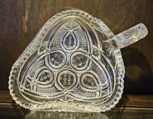 Vintage Beautiful Crystal Cut Glass Clear Nappy/Candy Dish w/ Handle