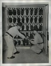 1939 Press Photo German Air defense scholl students get gas masks at drill