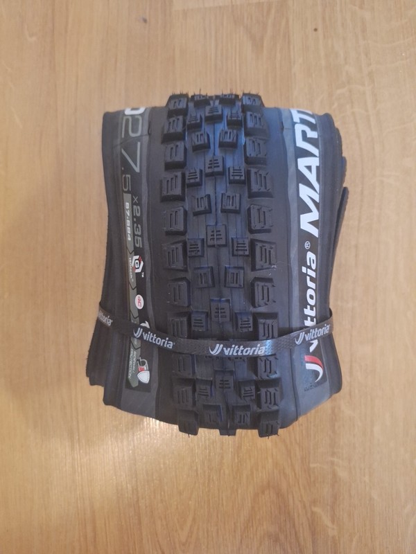Vittoria Martello 27.5 x 2.35 Enduro 2 Ply Tyre 4C - Black With Airliner And Bag
