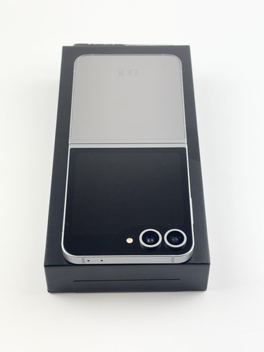 Samsung Galaxy Z Flip6 (256GB) Silver Unlocked Warranty - Excellent Condition - 第 8/10 張圖片
